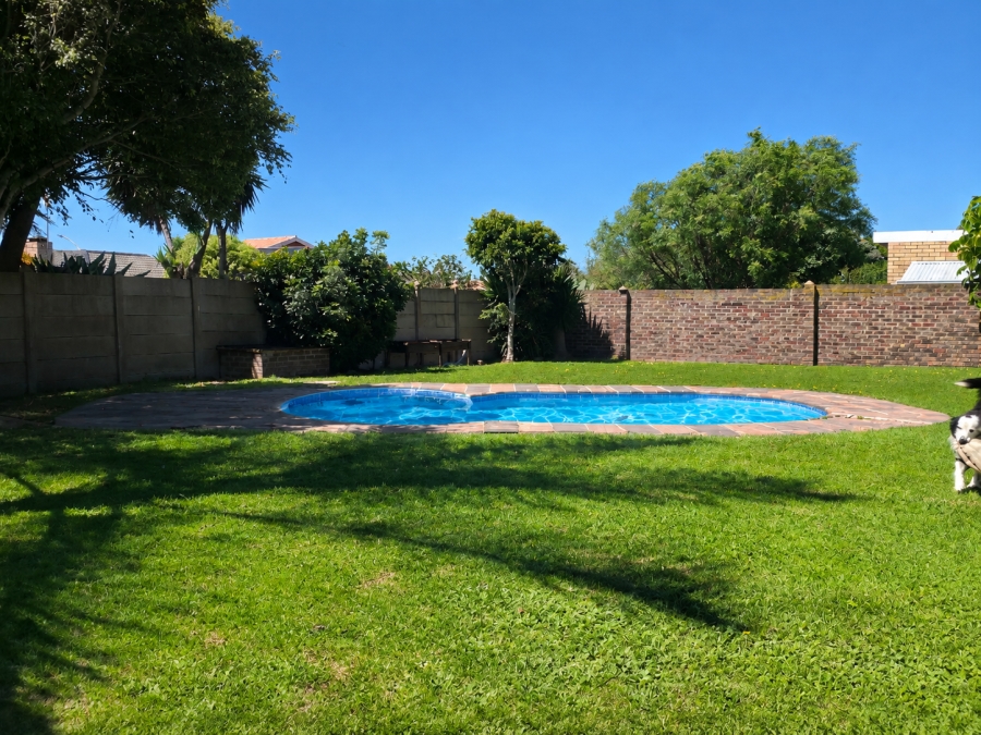 3 Bedroom Property for Sale in Wavecrest Eastern Cape